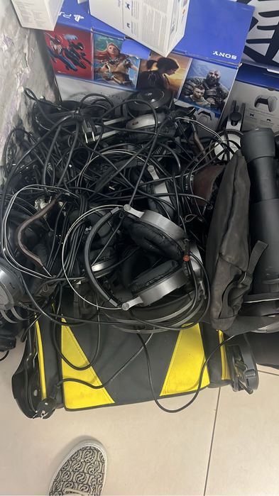 Продам оргинал наушники