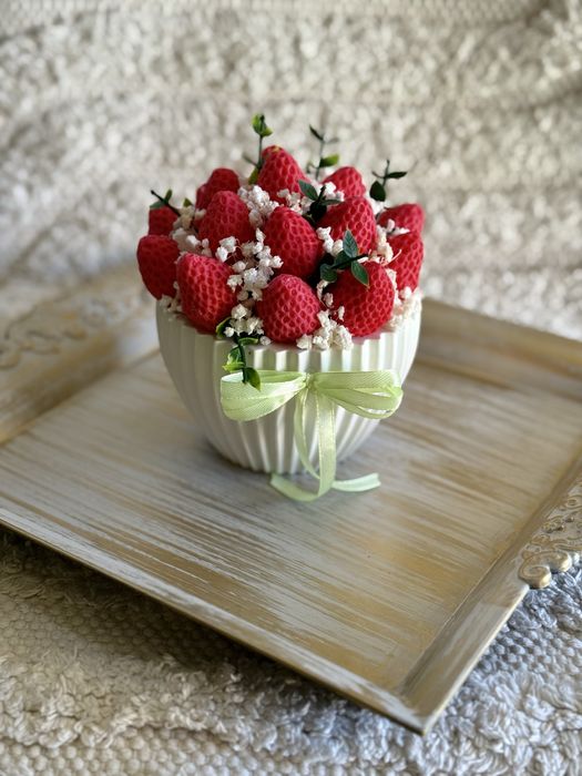 Ароматни букети в кашпа. Цветя от восък с аромат.