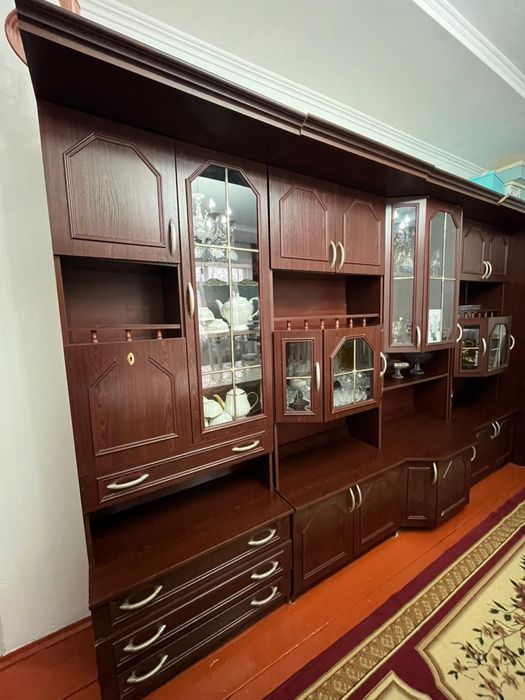 Продается гостинная шкафы