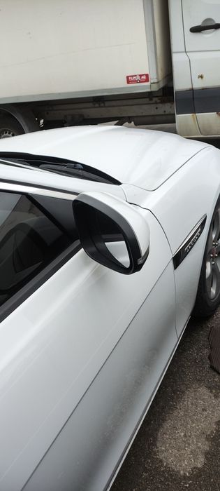 Продавам спортен автомобил Ягуар ХЕ