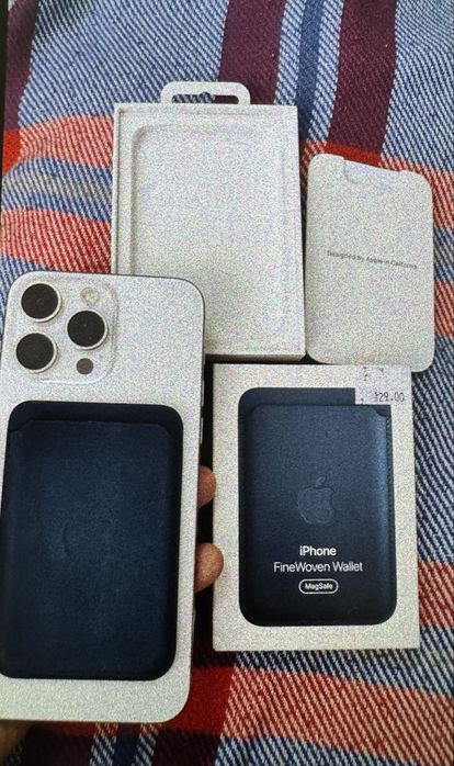 Продам картхолдер для Iphone FineWoven Wallet