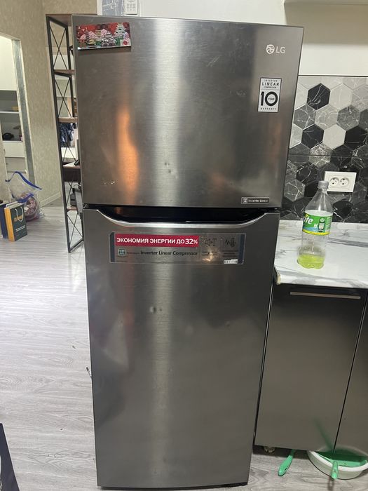 Продам холодильник LG 166 см