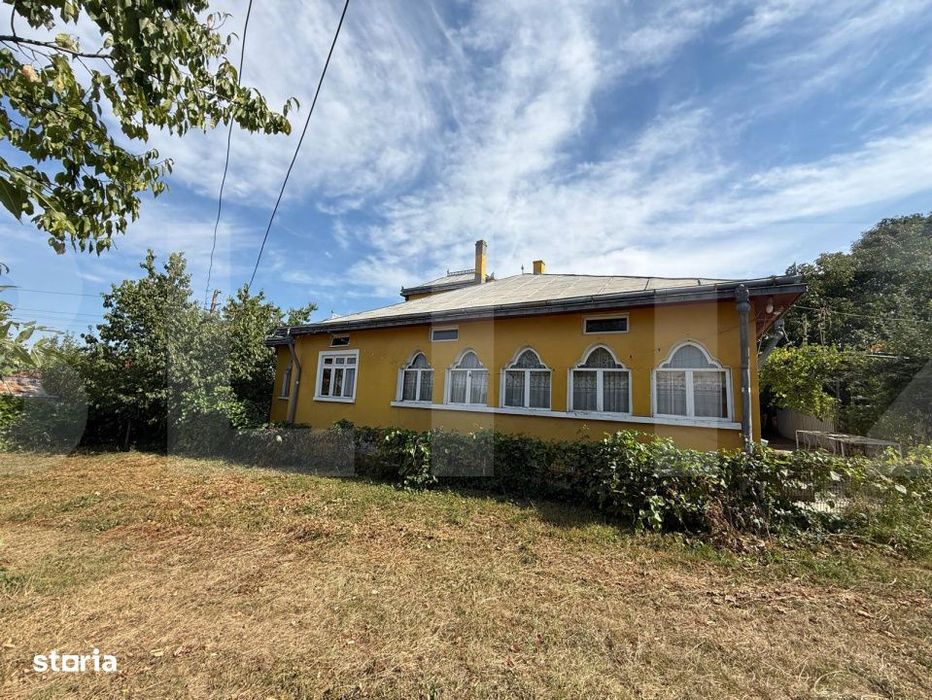 Casa individuala, 129 mp, teren 8379 mp , Loc. Șoldanesti, Com. Bland