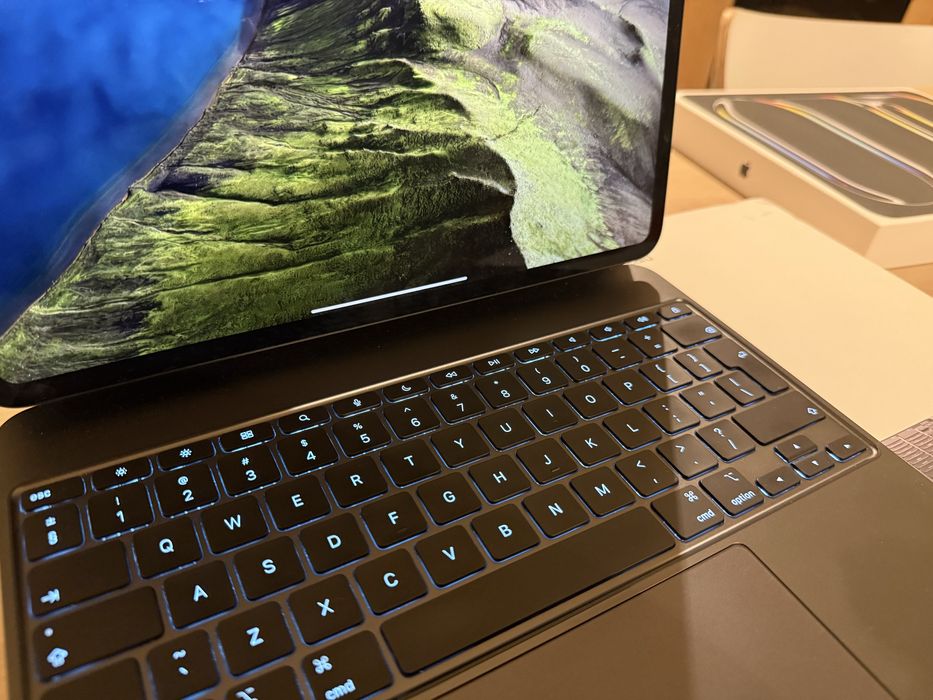 iPad pro M4 13' +  pencil pro + magic keyboard + astropad