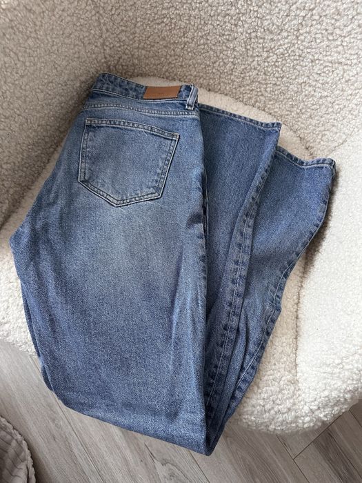 Blugi cu talie medie si despicatura Mango