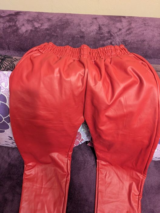 Pantaloni dama ,imitație piele,vatuiti