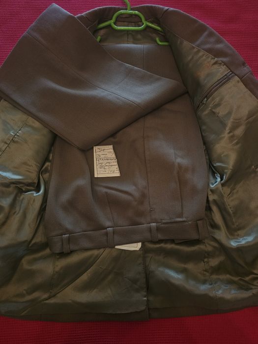 Vând uniforma militara de colonel