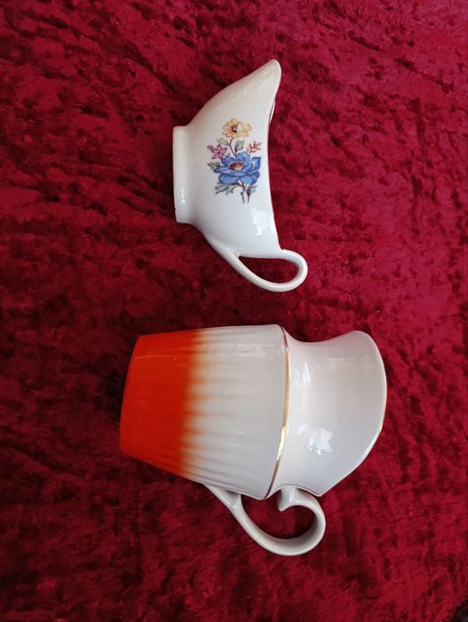 Супница , блюдо , ляган , молочник , соусник , ложки , ножи СССР