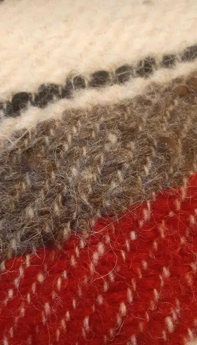 Pătură din Maramureș, lână 100%, nefolosită, stare impecabila