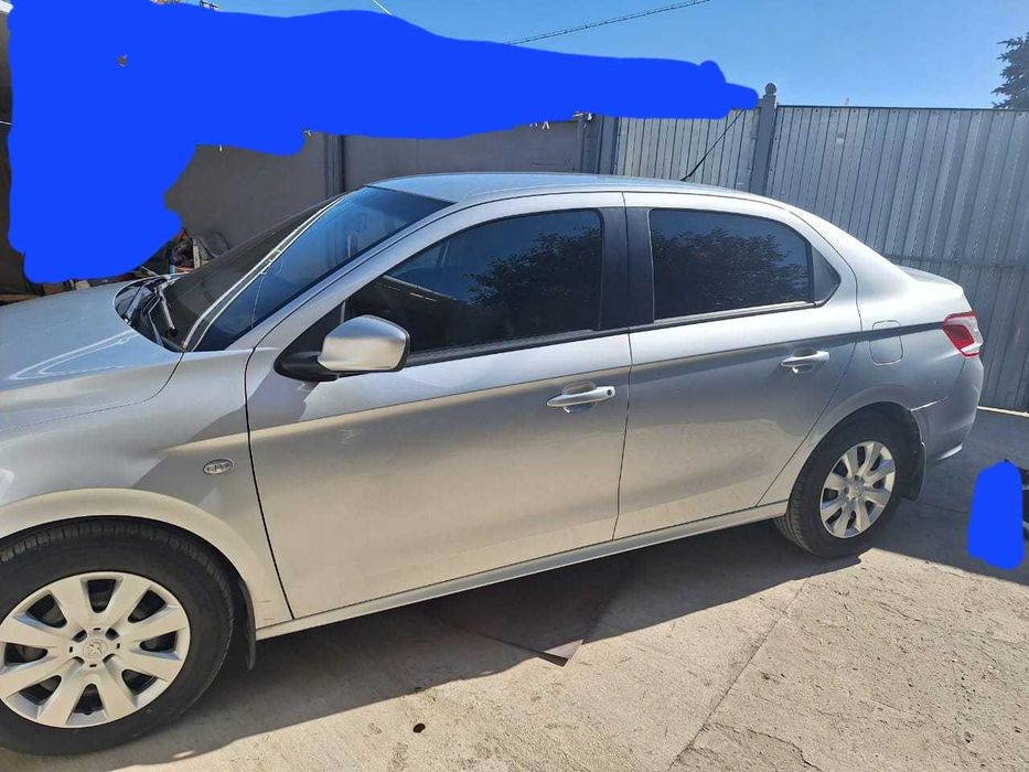 Автомобиль марки Peugeot