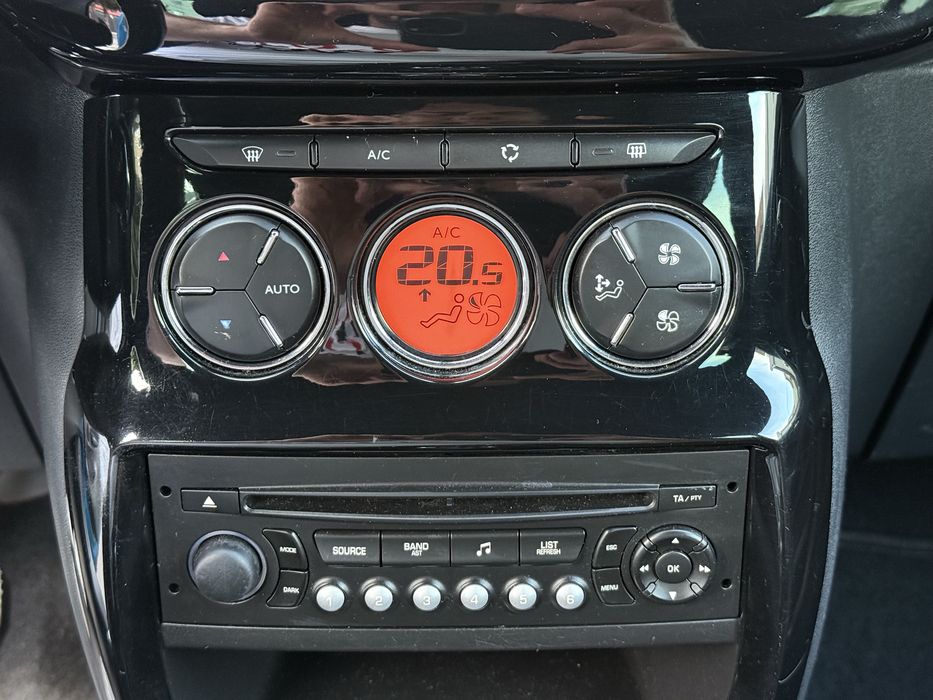 Citroen DS3 Facelift 2013 1.6 HDI 92cp LED • Pilot • Senzori Stare IMPECABILA • Distributie schimbata