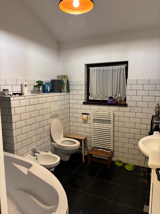 Inchiriez ap3 camere, 2 bai, 2 balcoane cal. Nationala