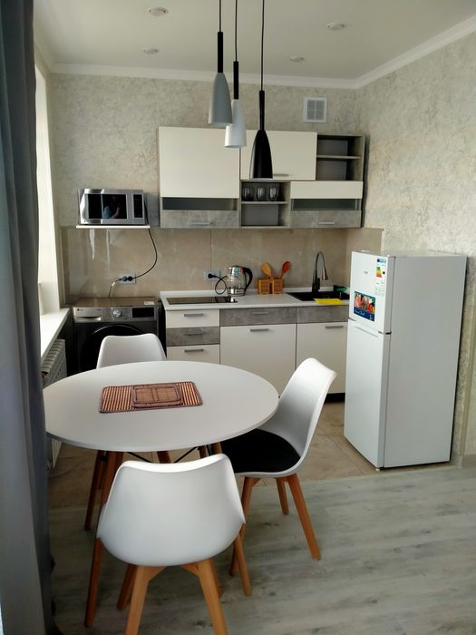 Сдается 1 комнатная . Район ДК