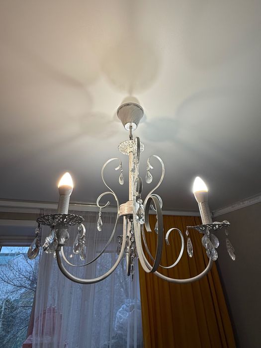 Продам люстру 5000 тг