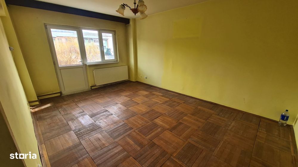 Apartament cu 2 camere de vânzare în Curtea de Argeș.