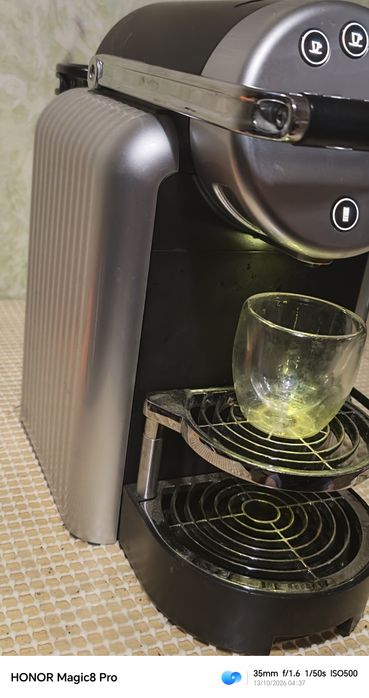 Nespresso Coffe Machine typ9737