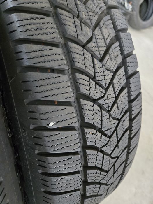 Anvelope iarna 205 60 17 DUNLOP  dot2024