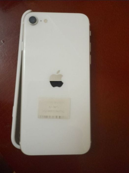 iphone xs max.   iphone se3