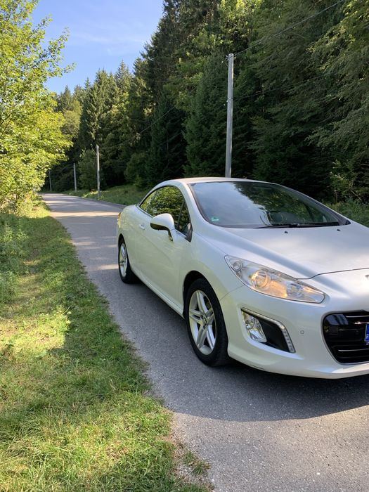 Peugeot 308 CC 2012.