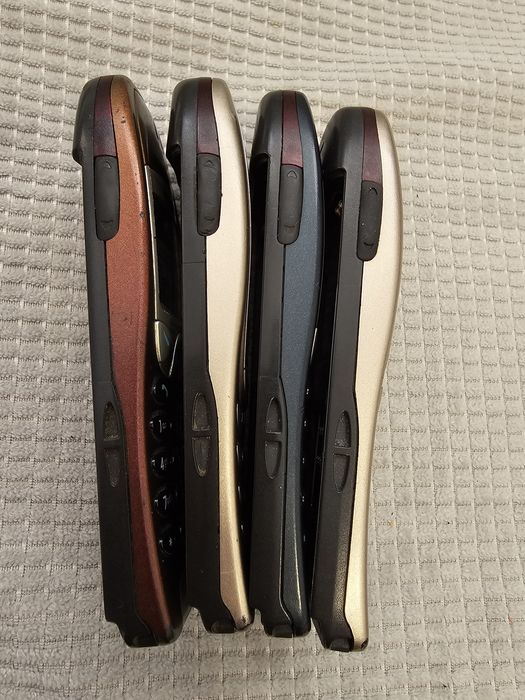 Nokia 6310i si 6210