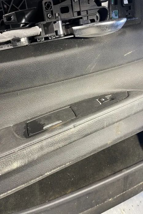 Fata / Tapiterie usa spate stanga 000140.610.21 L BMW Seria 7 2009