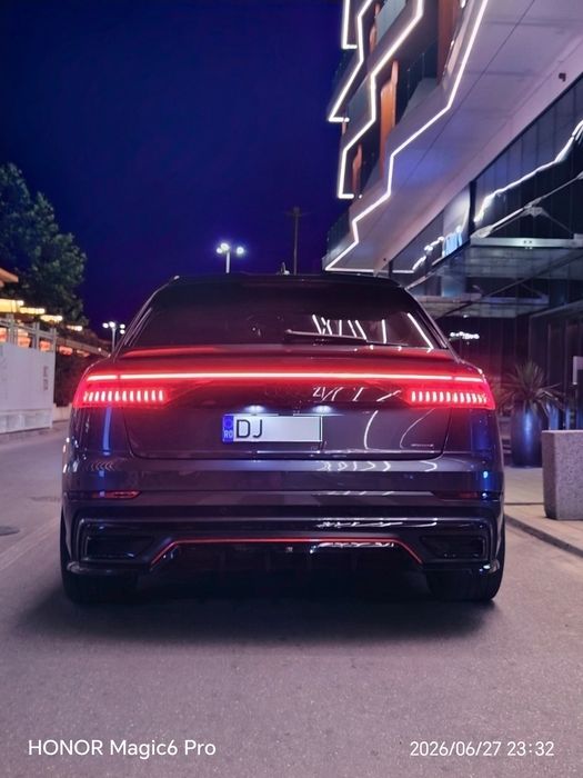 Vand Audi Q8 accept si Variante