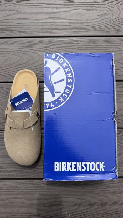 Birckenstock бежевого цвета