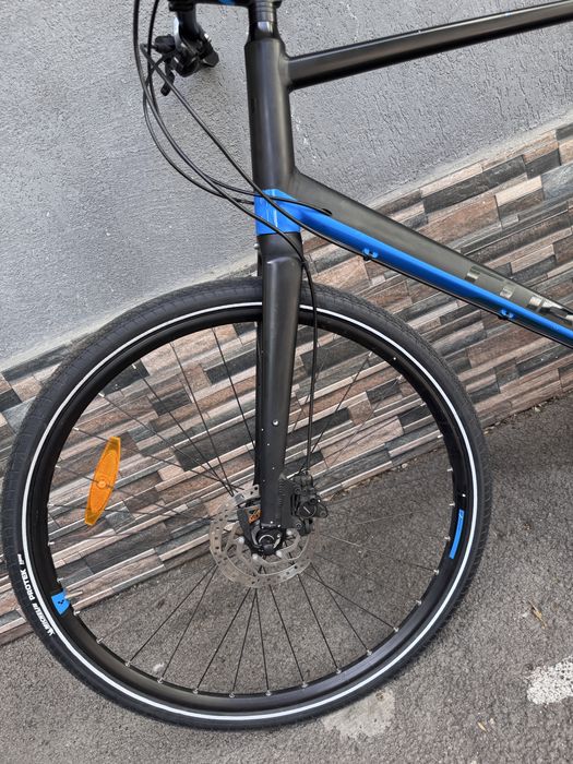 Bicicleta trekking de oras Cube SL Road Race 28