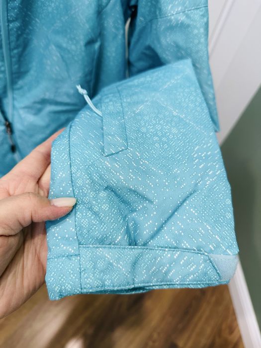 Продам куртки жен.