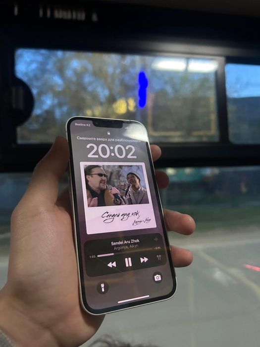 Продам Айфон 13