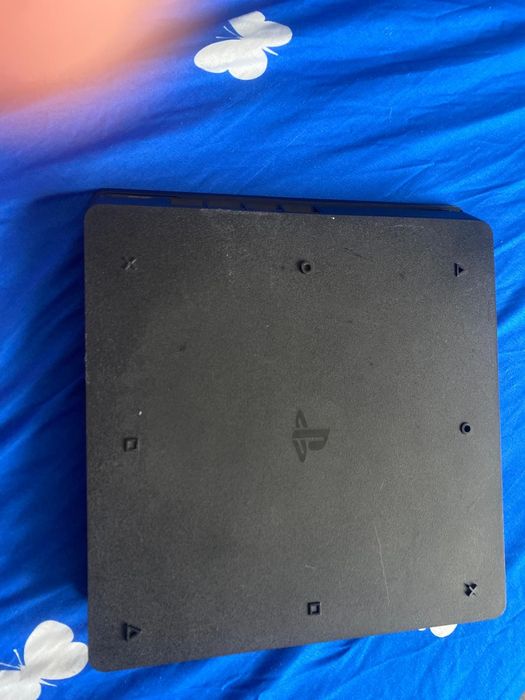 Vând ps 4 slim 1 t