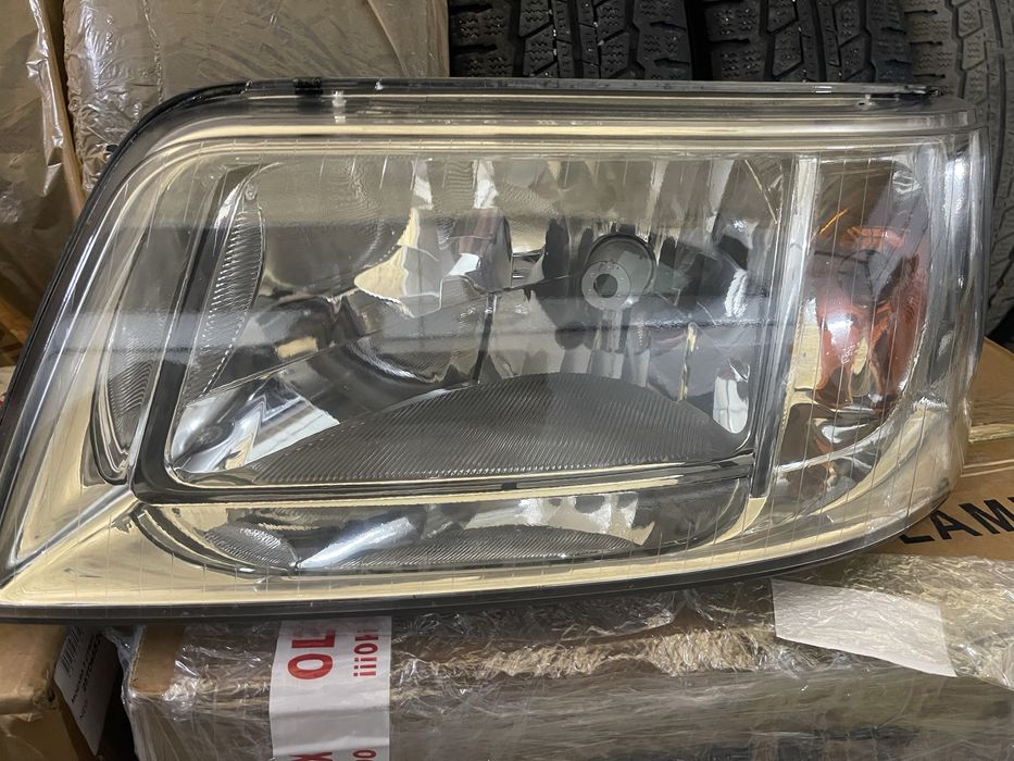 Фары Фольксваген Т5  оригинал