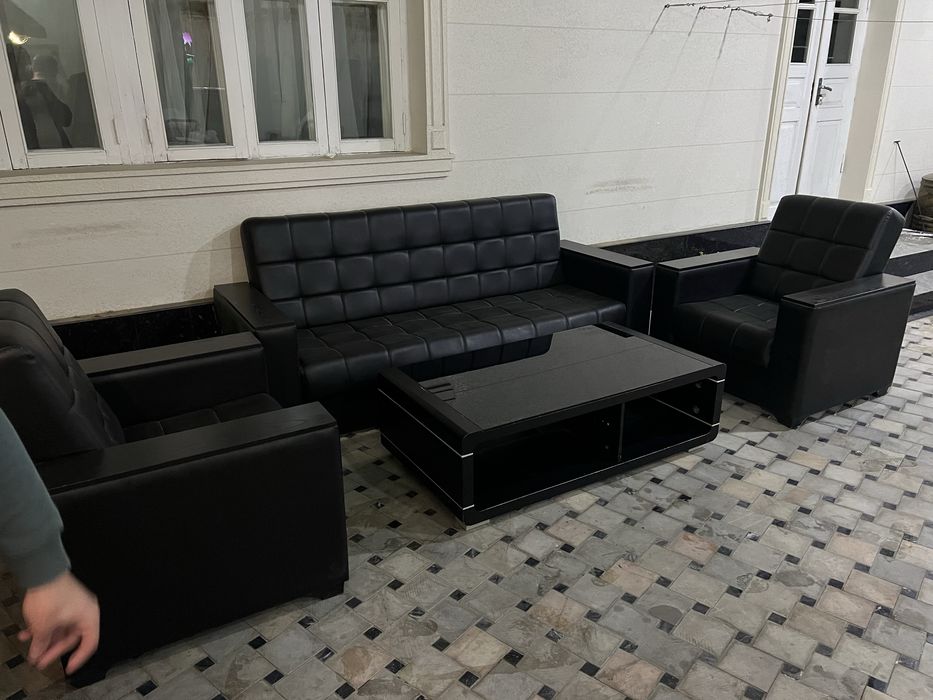 Диван Кожанный для дома и офиса