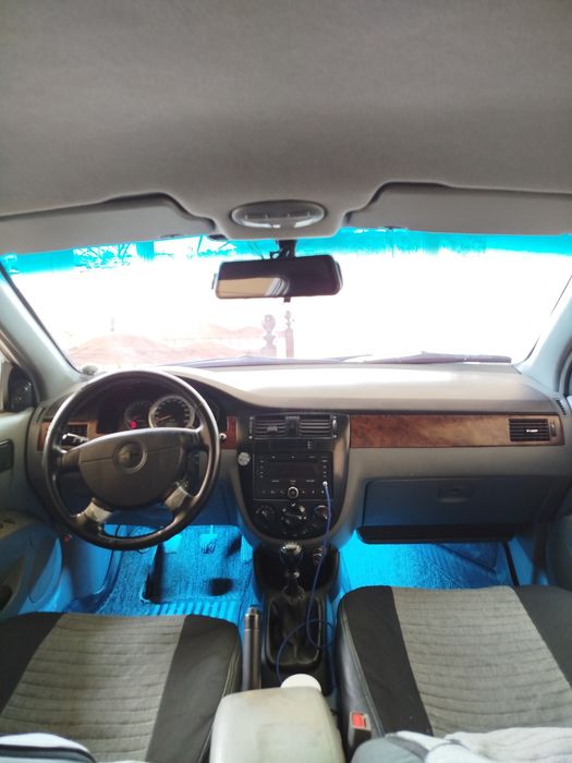 Lasetti 1,8 2012 yil