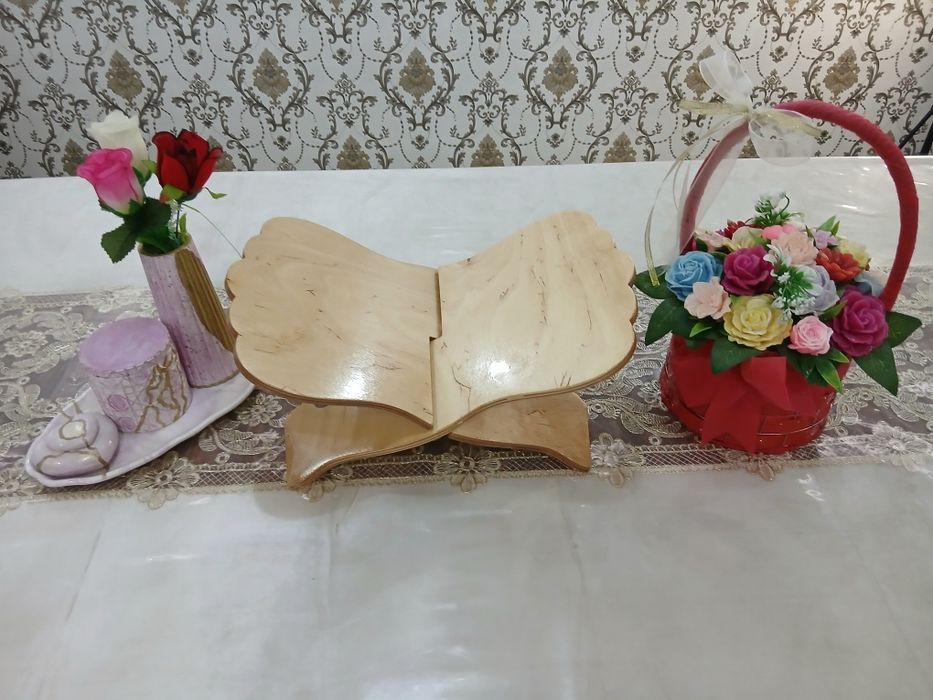 Китоб ва Куръон учун мустахкам подставка (кул мехнати)