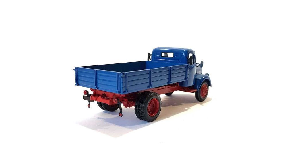 Mercedes Benz  L 3500  -  1950       Minichamps