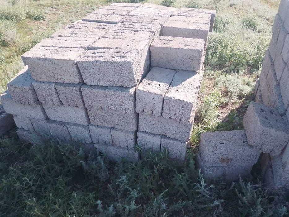 Земельный участок с готовым фундаментом.