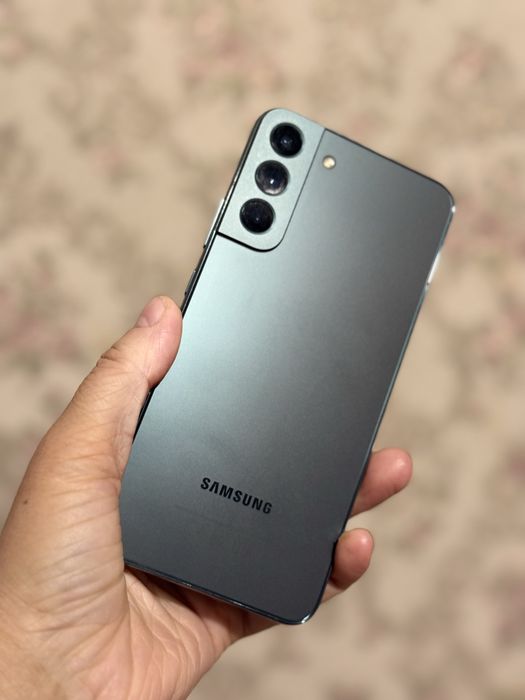 Самсунг s22 plus