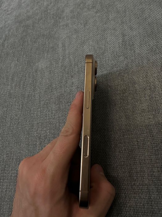 Продам iphone 16 pro 256gb