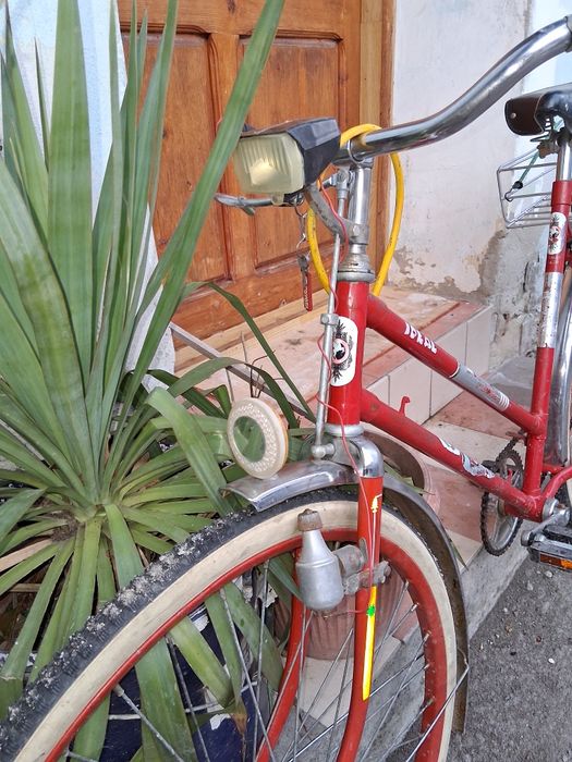 Bicicleta foarte veche 6 martie
