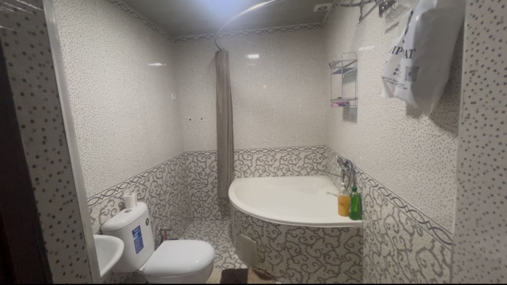 3 хонали квартира (Жиззах шаҳрида) ижарага берилади!