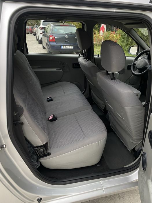 Dacia Logan Mcv Laureat 1.5 DCi 85 CP i rosu