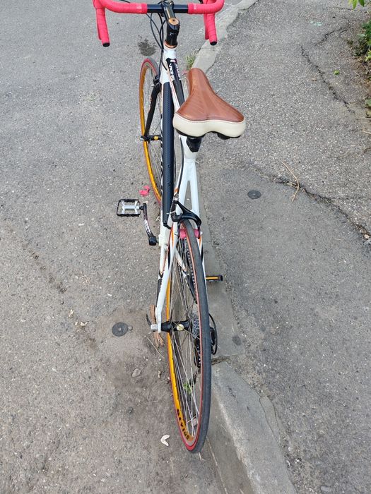 Bicicletă cursiera