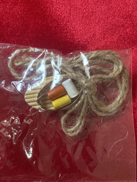 Мяч для фитнеса,часы,замок для велосипеда,бижутерия брошки