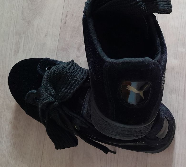 Женский черный кроссовка