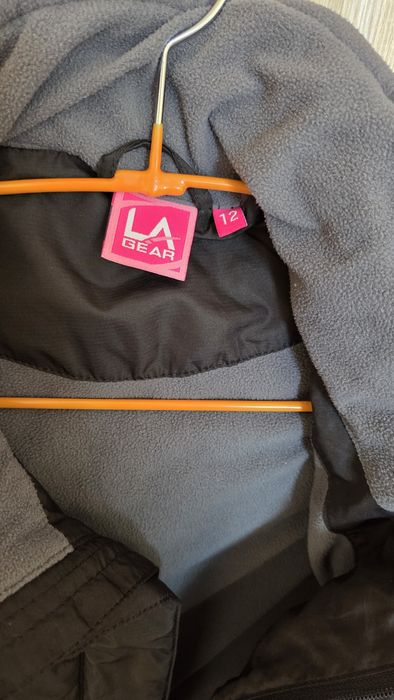 РЕЗЕРВИРАНО Дамско зимно яке LA Gear