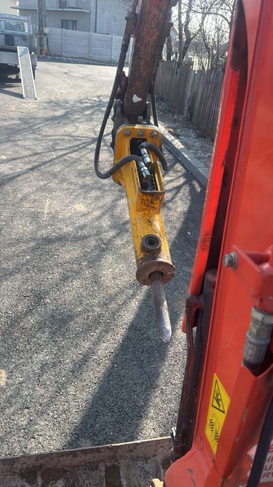 Prestări servicii cu miniexcavator +picon 2,3t și 3,5 t basculantă