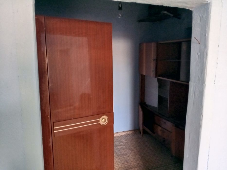 Сдаётся  пол дома в одном дворе