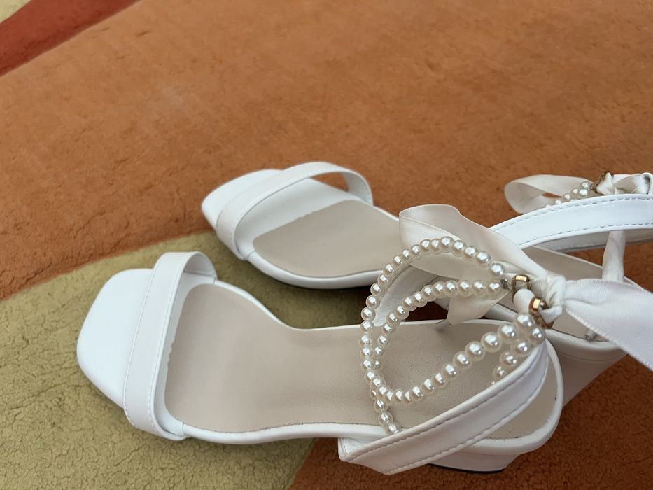 Чисто нови токчета