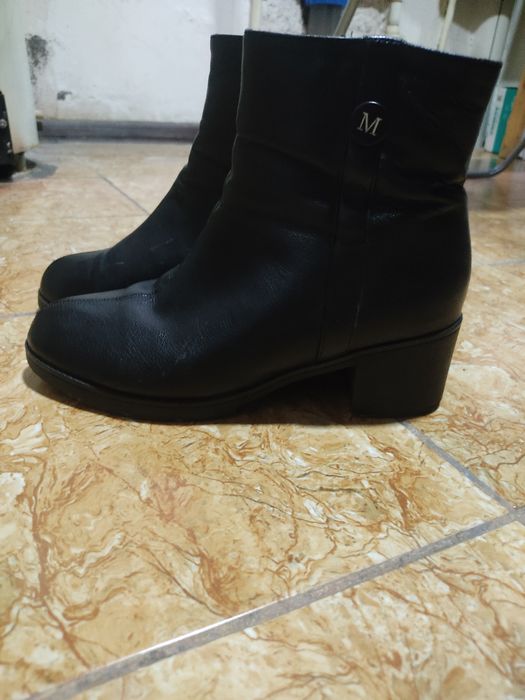 Ayollar qiwki oyoq kiyimi holati yaxshi